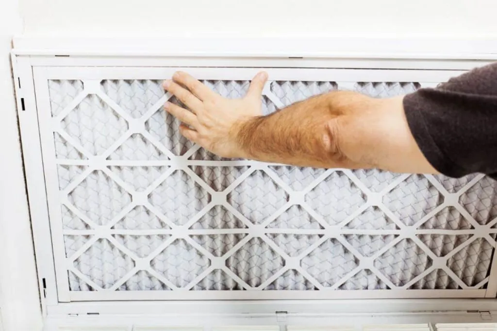 Air filter and maintenance detail